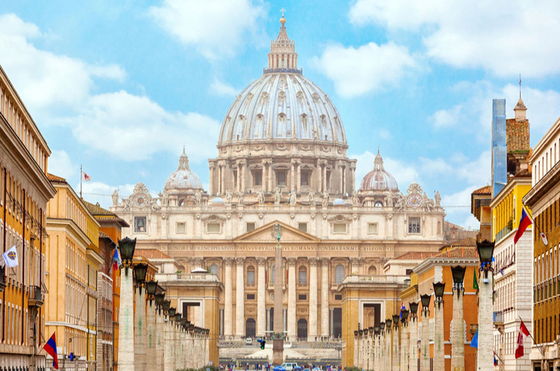 Tour a piedi della magia del Vaticano all'alba